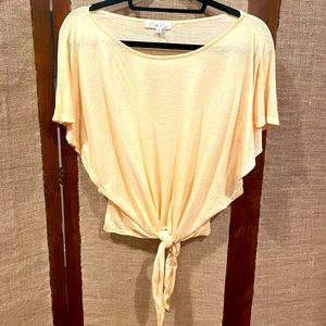 🍌Pale Yellow Tie-Front Top🍌